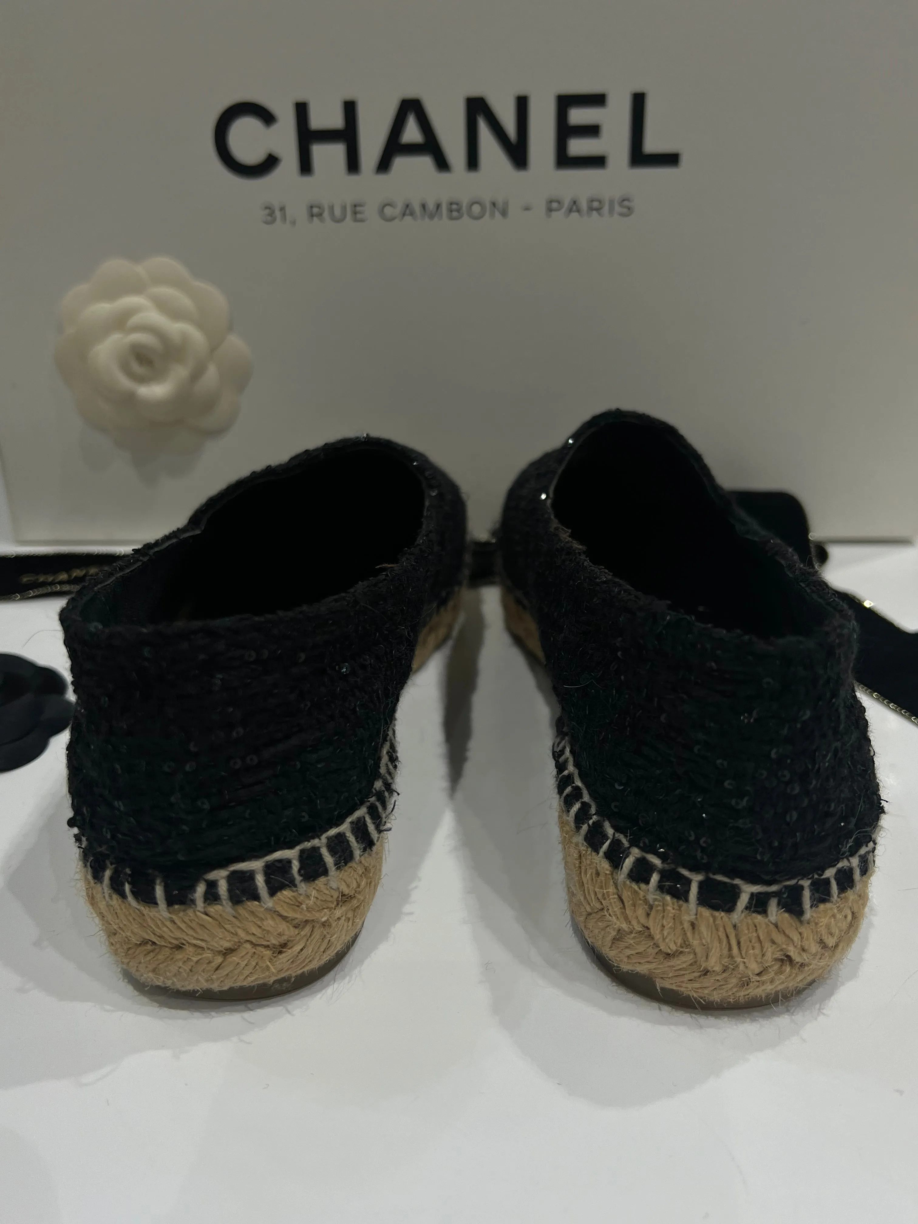 Chanel - espadrilles tweed et sequins noirs