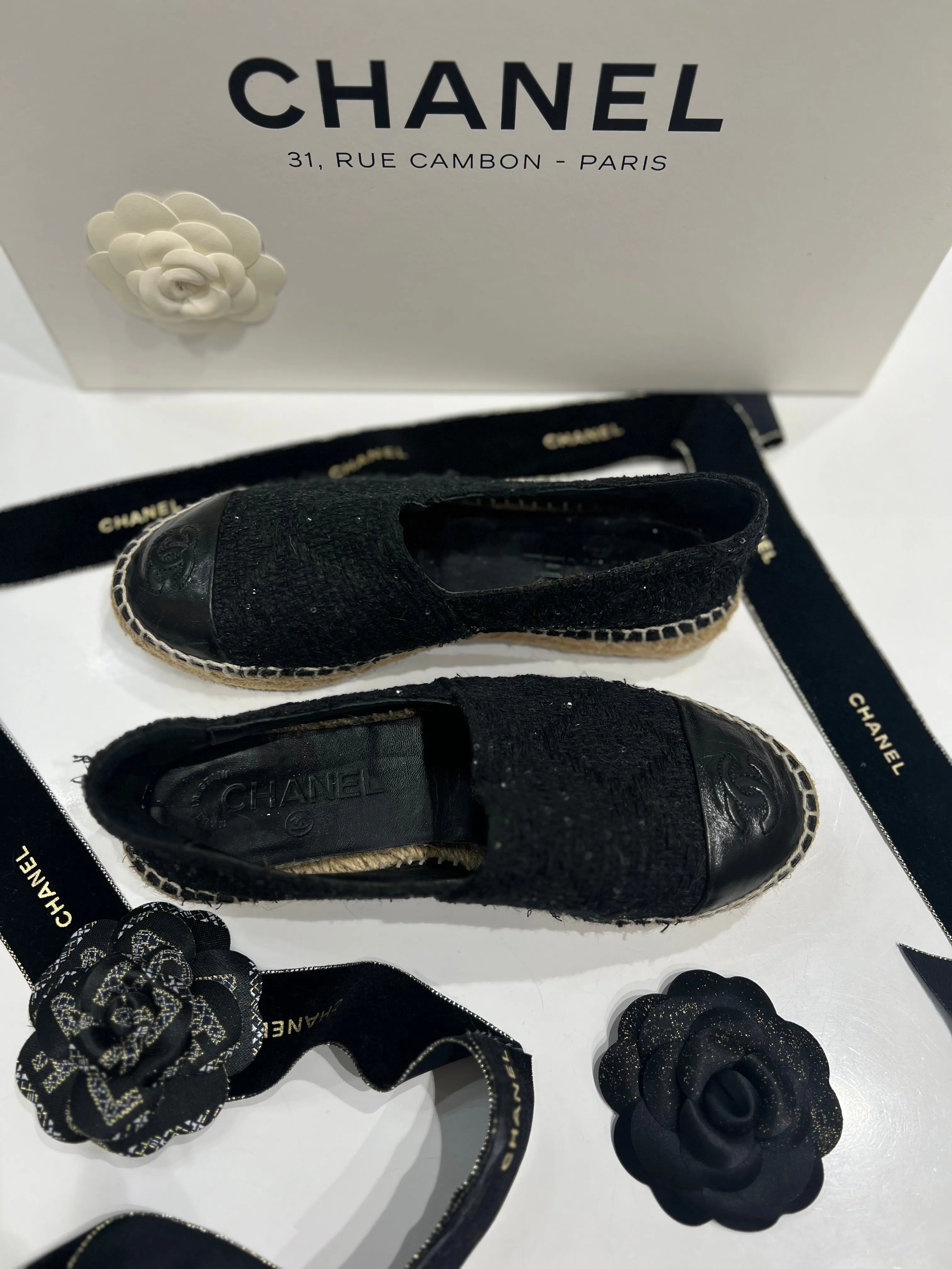 Chanel - espadrilles tweed et sequins noirs