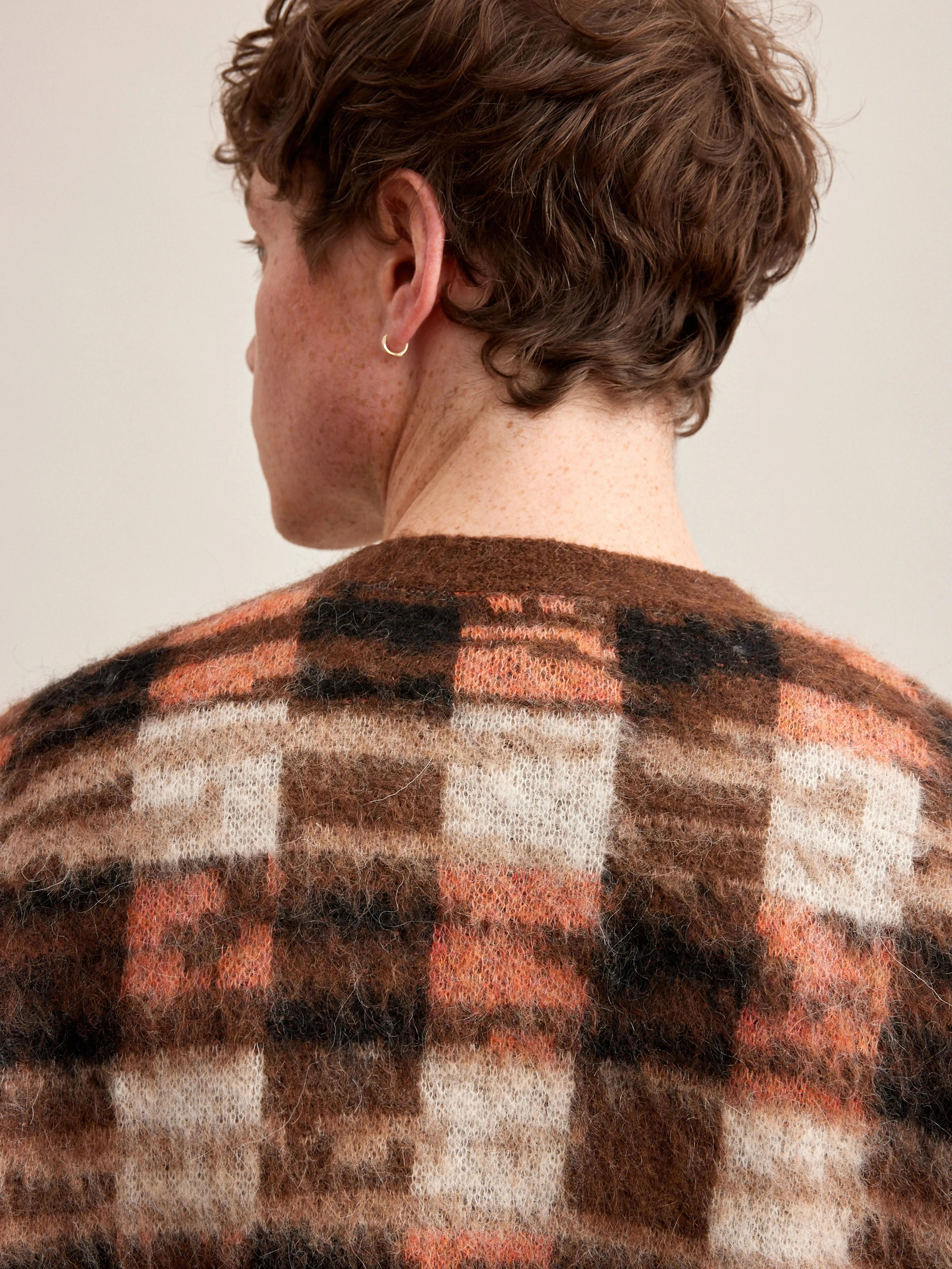 Dinca Cardigan (232 / M / DISPLAY A)