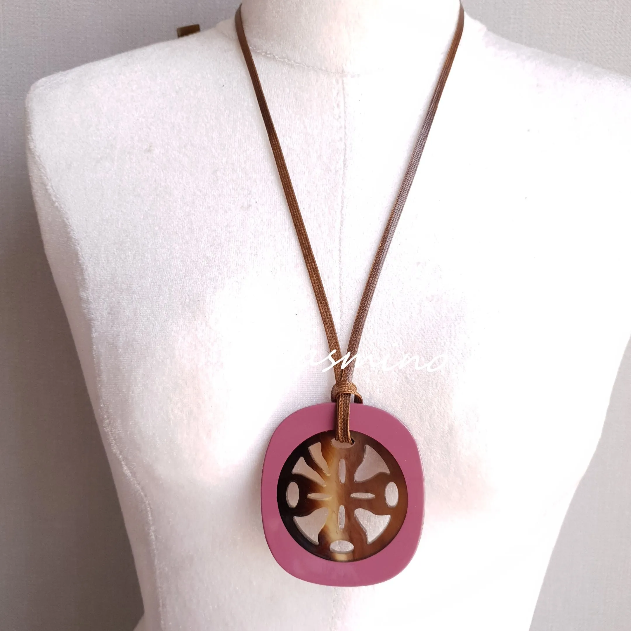 Elegant Handmade Pendant J17879, Product from Vietnam