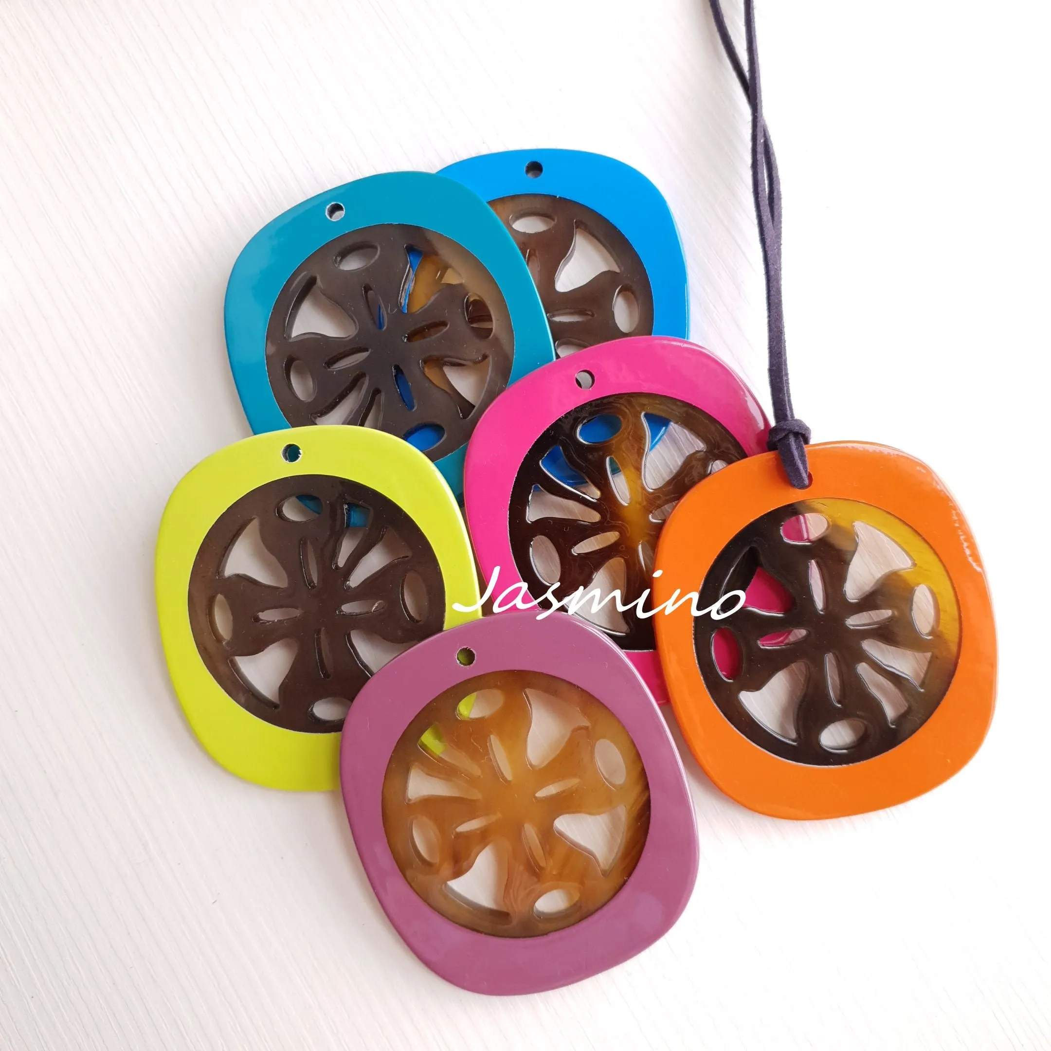 Elegant Handmade Pendant J17879, Product from Vietnam