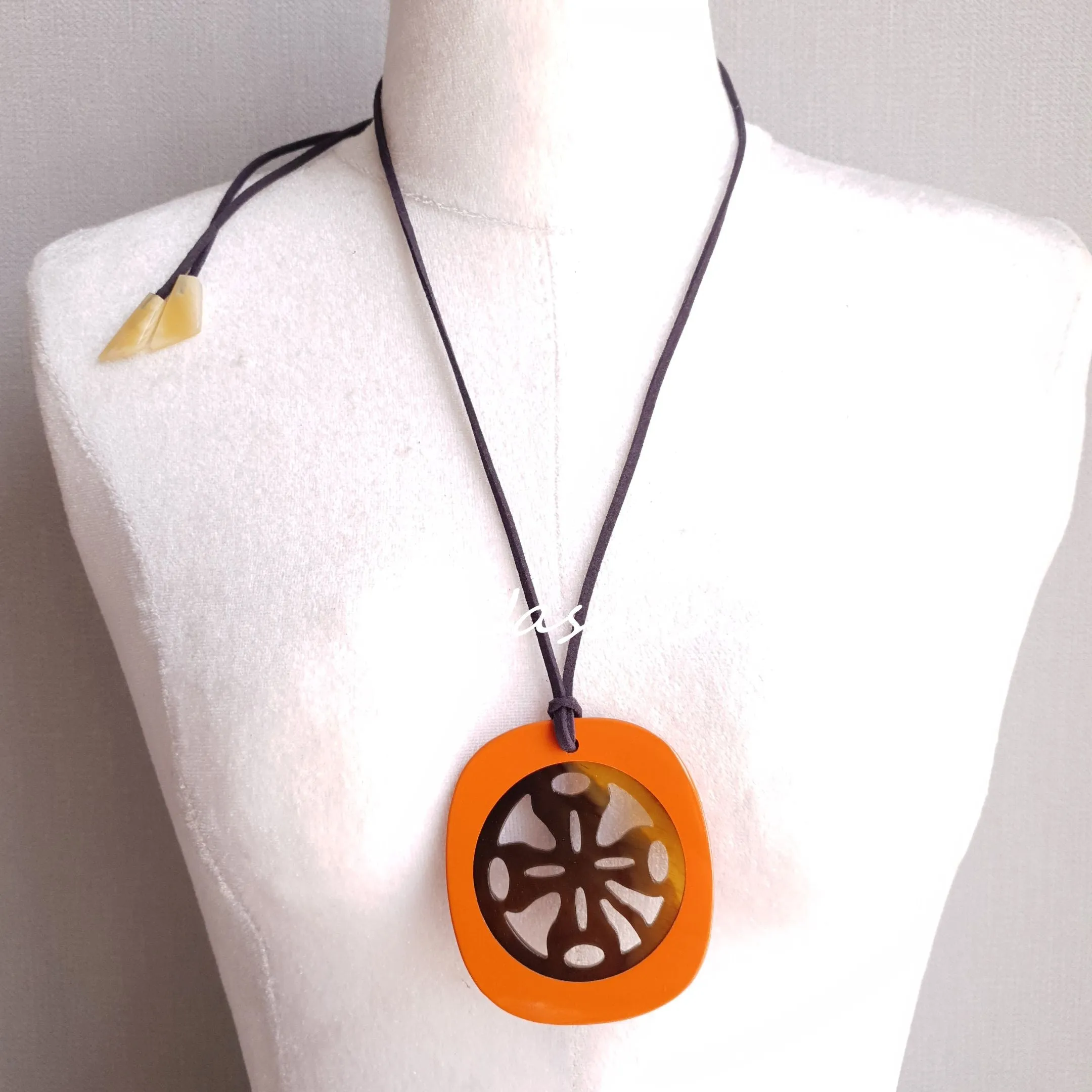 Elegant Handmade Pendant J17879, Product from Vietnam