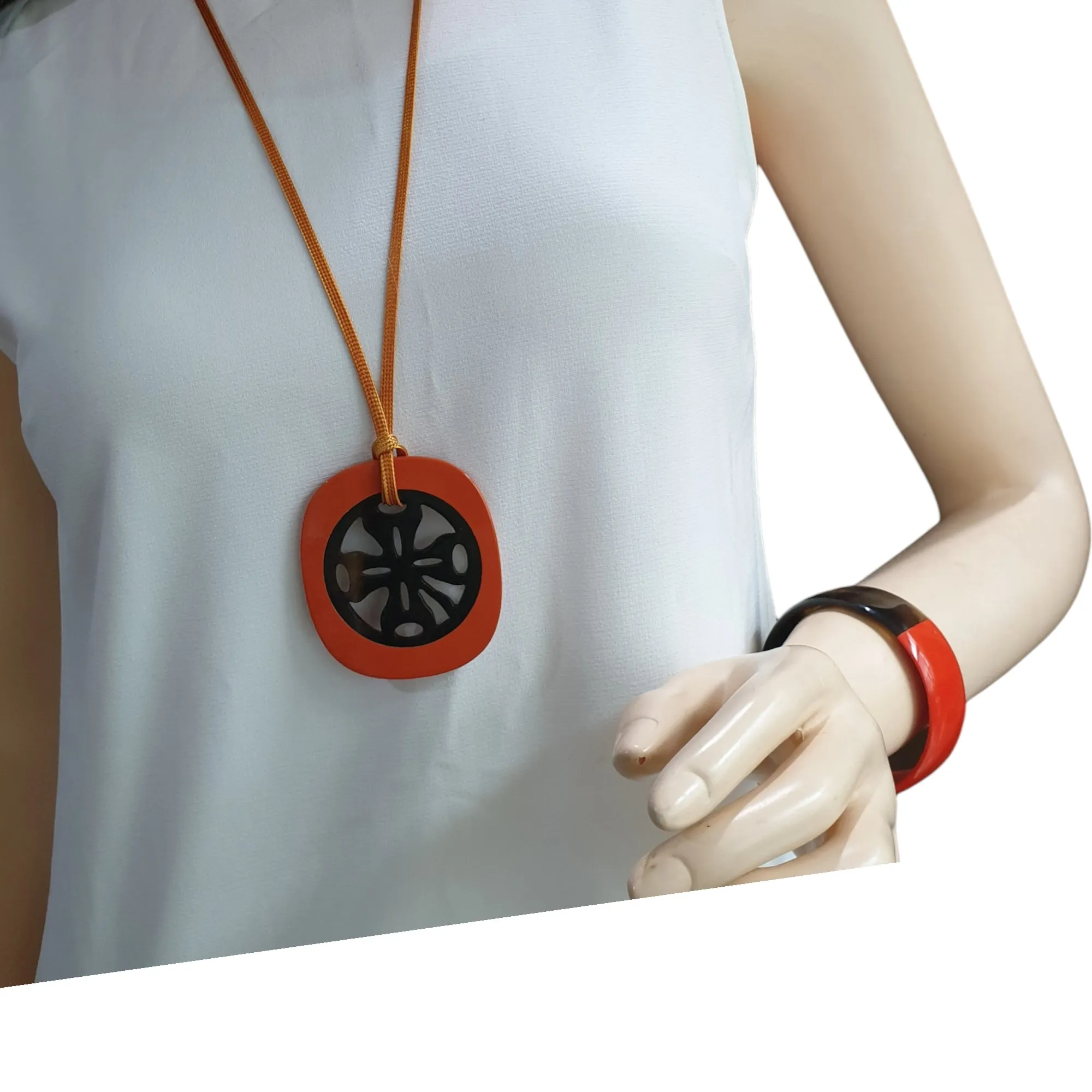 Elegant Handmade Pendant J17879, Product from Vietnam
