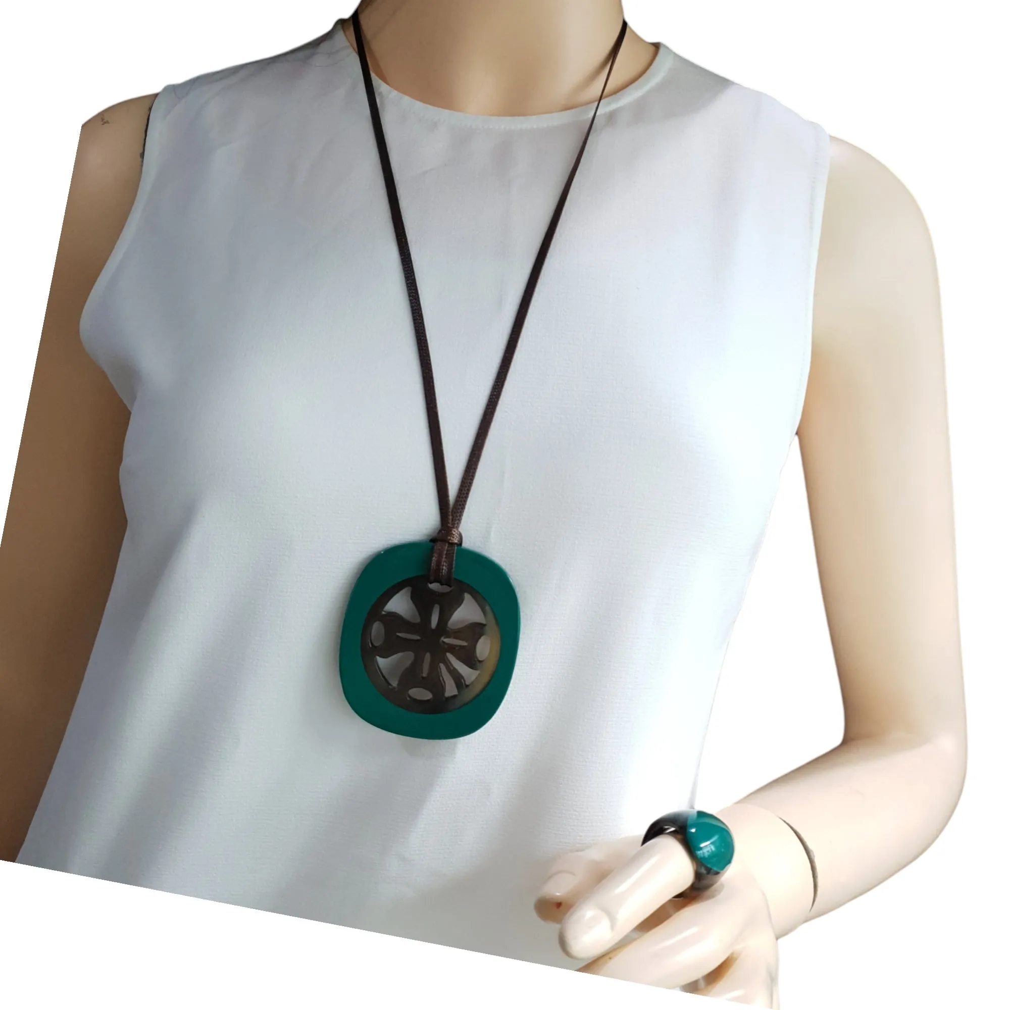 Elegant Handmade Pendant J17879, Product from Vietnam