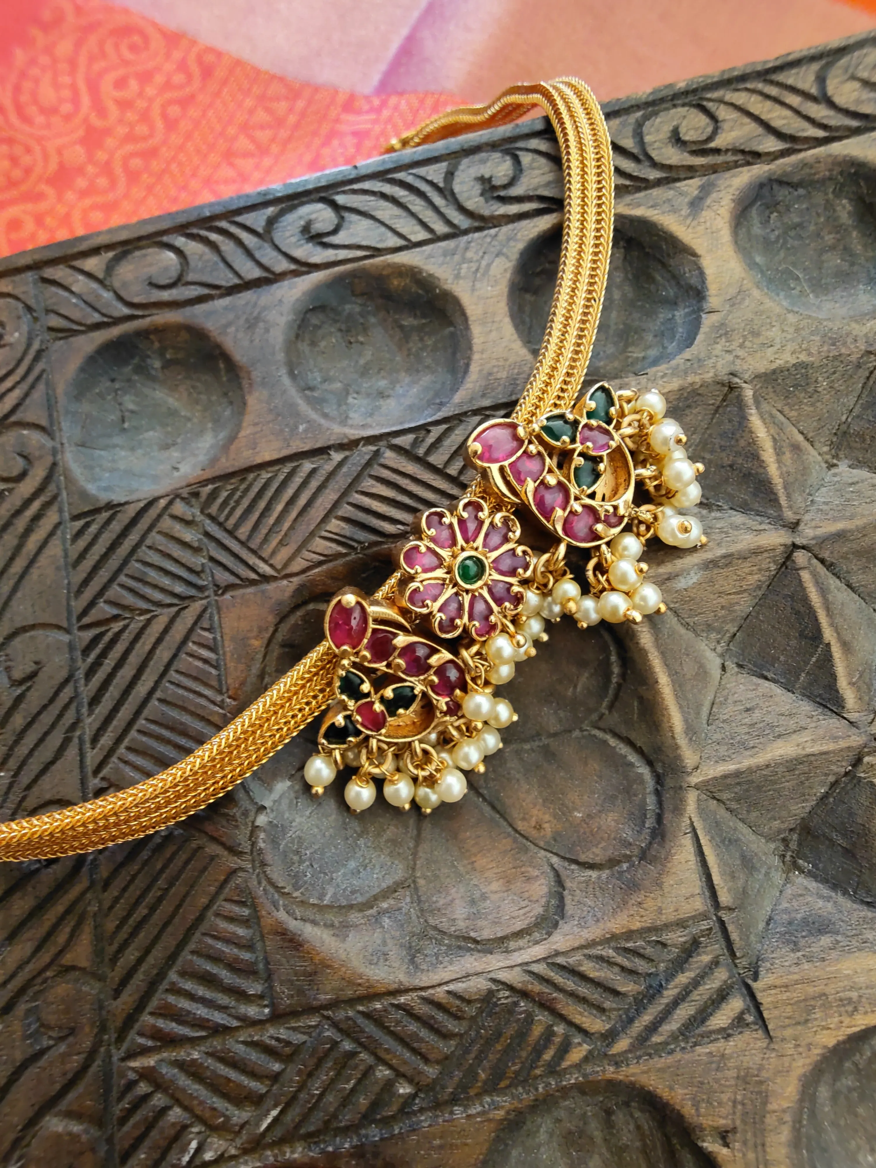 Elegant Necklace & Studs Set