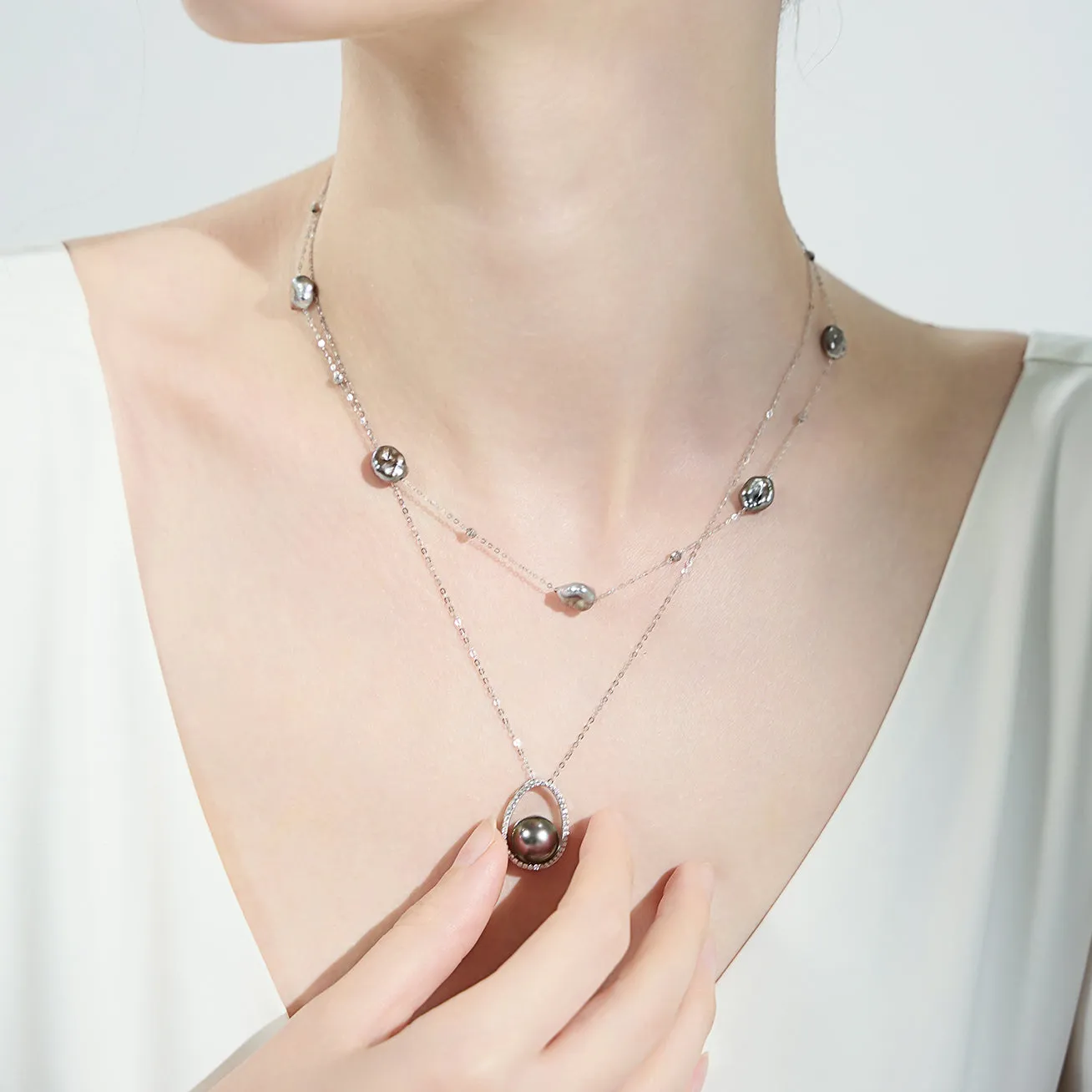 Elegant Tahitian Pearl Necklace WN00618