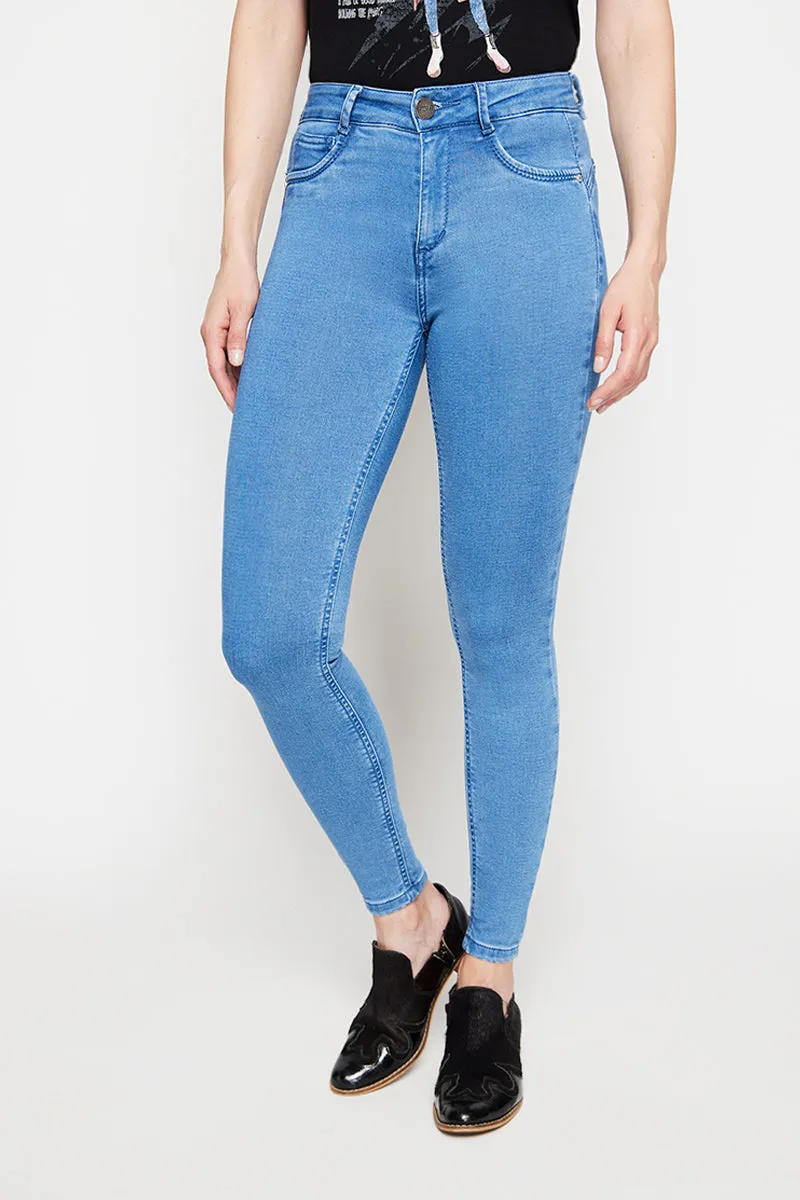 Jeans Tiro Medio Pitillo   4250
