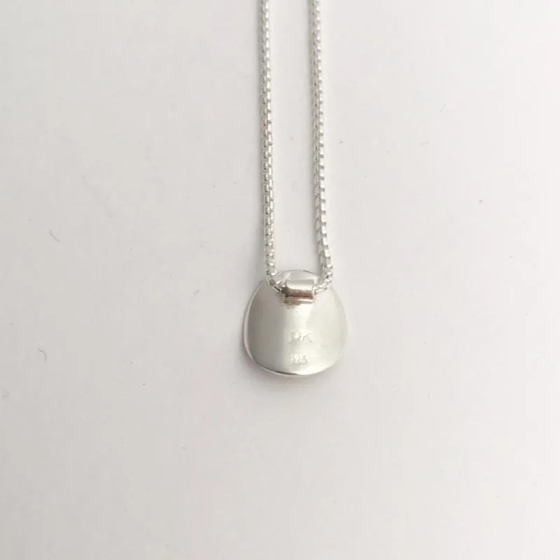 Large curved neckpiece