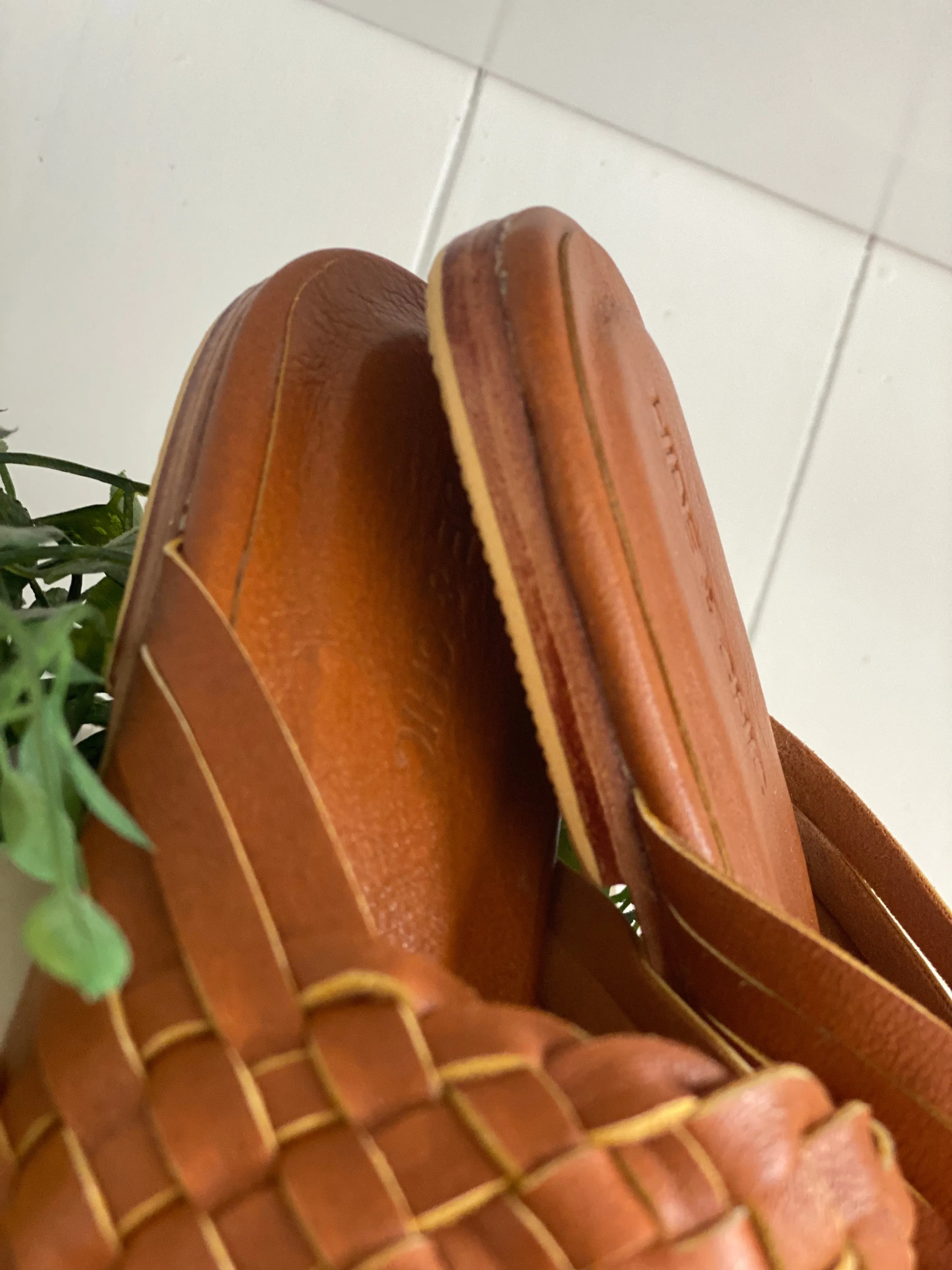 “Lark” slide / mule in dark biscuit