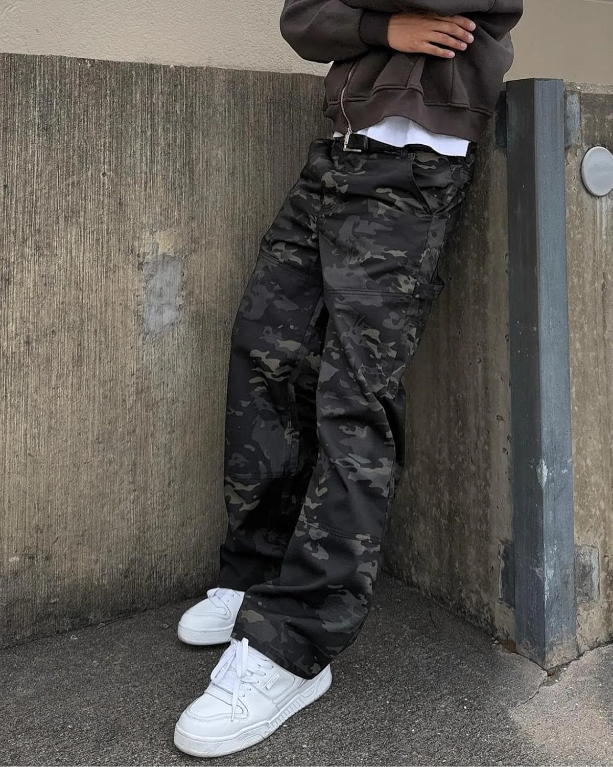 Men's Baggy Camo Cargo Pants Casual Relaxed Fit Wide Leg Straight Trousers Zipper Hip Hop Pants with Multi Pockets