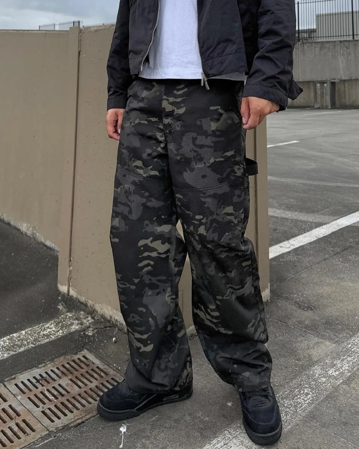 Men's Baggy Camo Cargo Pants Casual Relaxed Fit Wide Leg Straight Trousers Zipper Hip Hop Pants with Multi Pockets